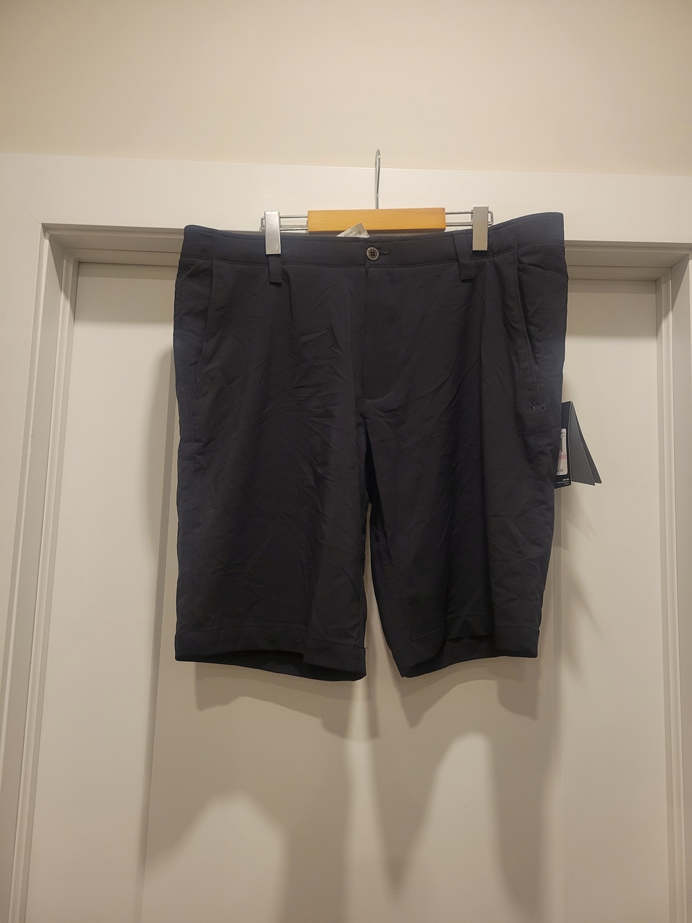 Under Armour Men's Golf Shorts, Size 40